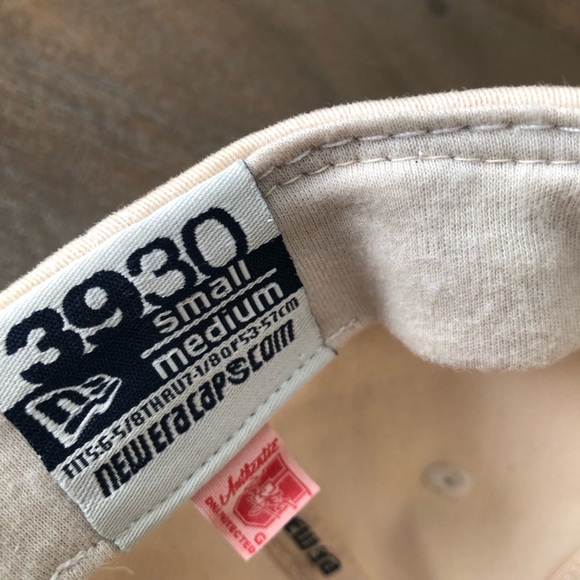 New York Yankees Genuine Cap - Picture 6 of 7